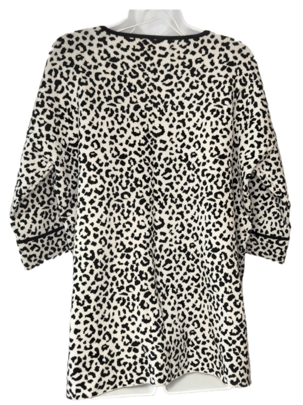 Cynthia Rowley Women's Soft Cheetah Print Oversized Sweater Cream Black Size 1X - Picture 4 of 7